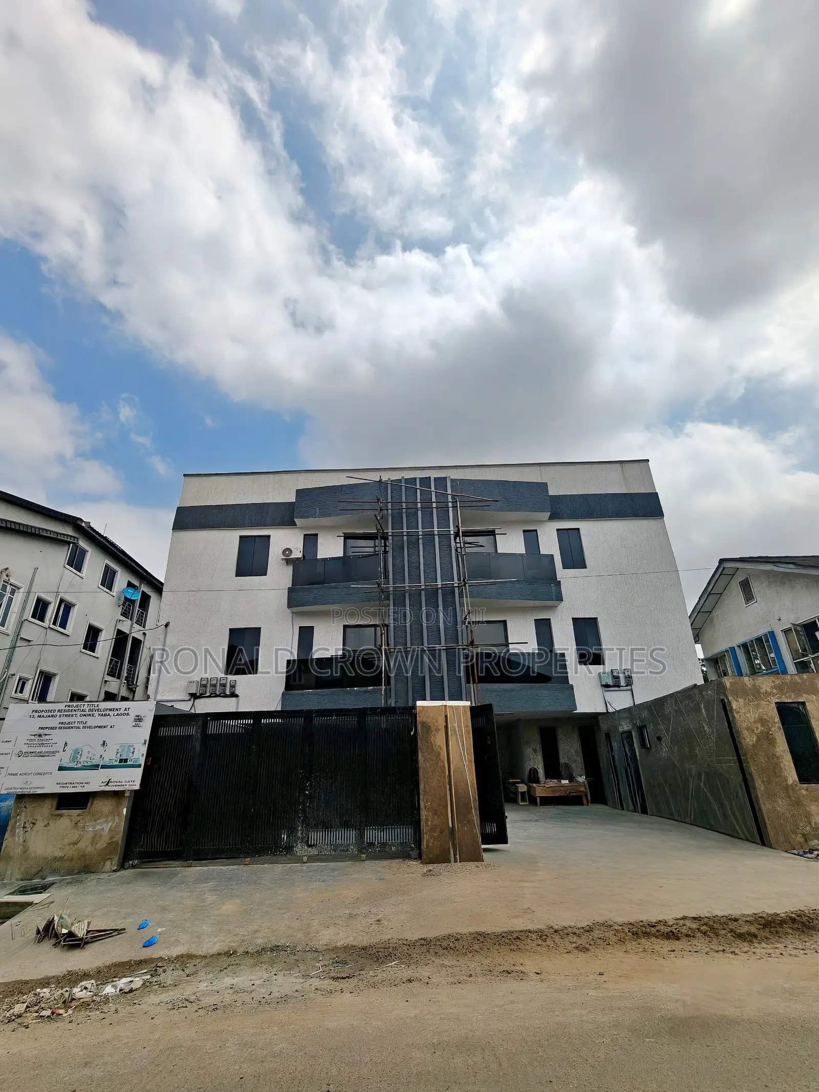 4bdrm Duplex in Sabo / Yaba for sale