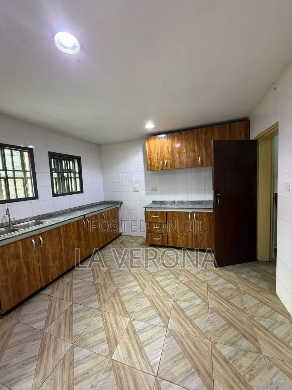 3bdrm Block of Flats in Jahi for rent