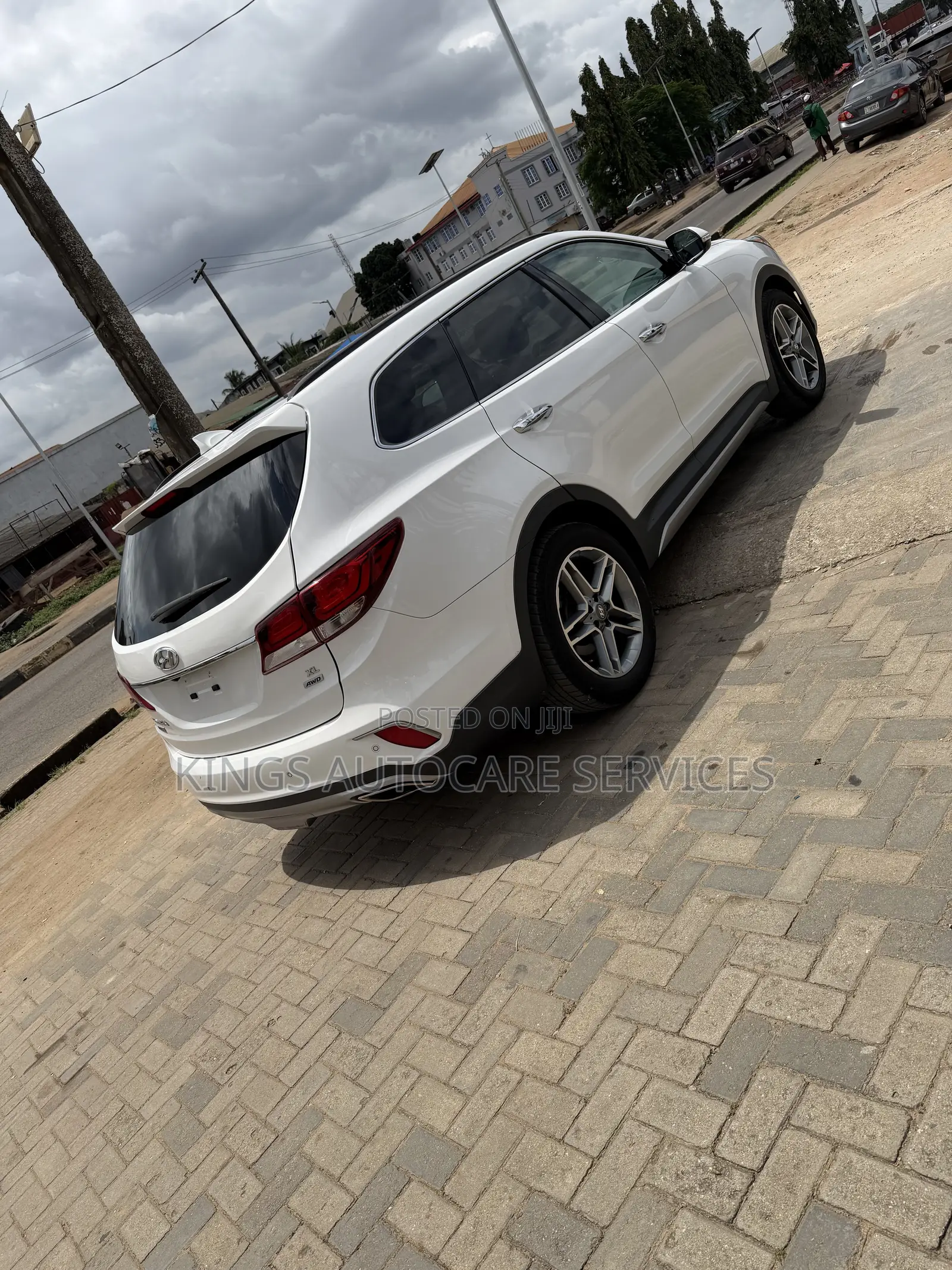 Hyundai Santa Fe Limited AWD 2017 White