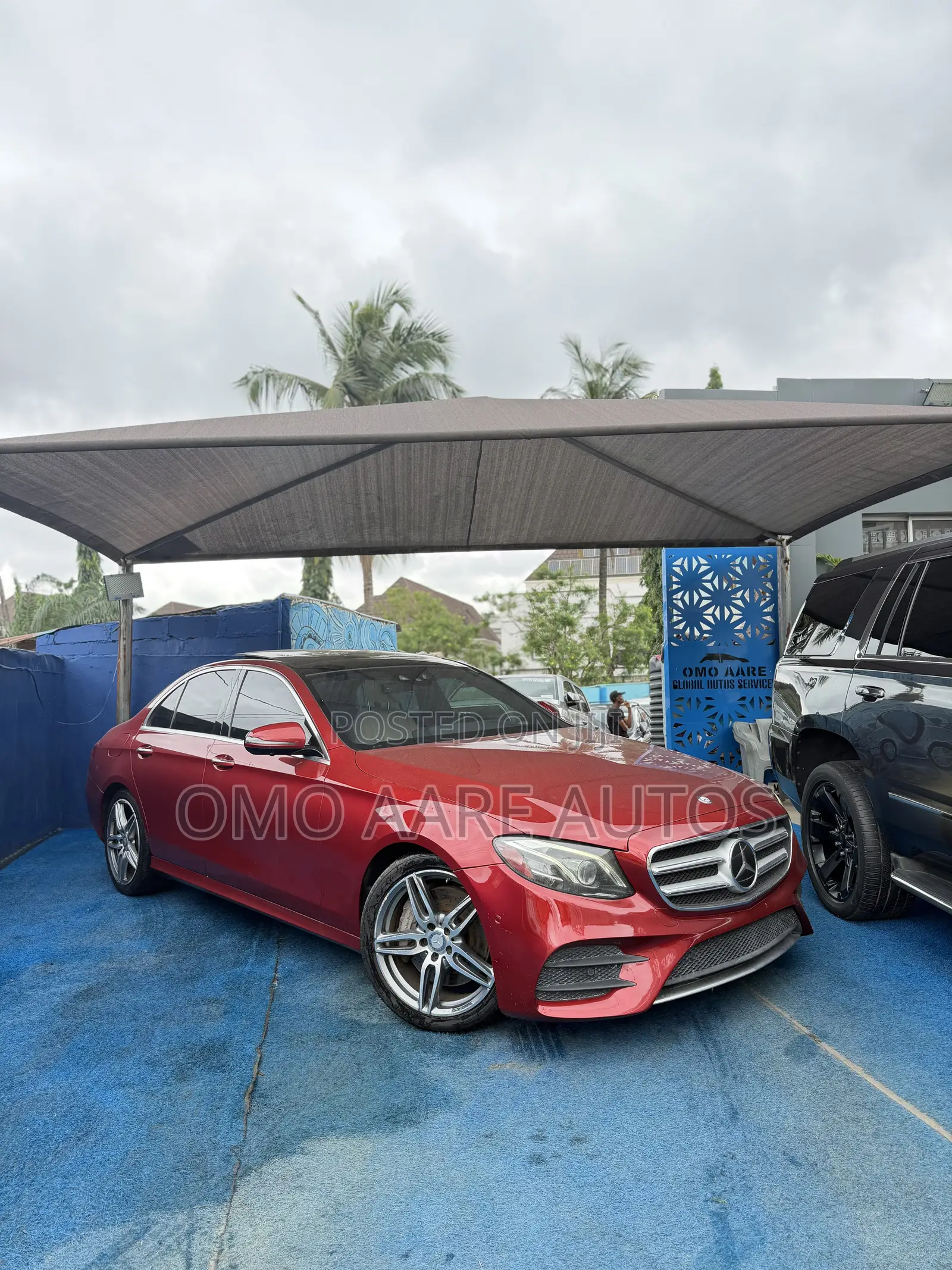 Mercedes-Benz E300 2017 Red