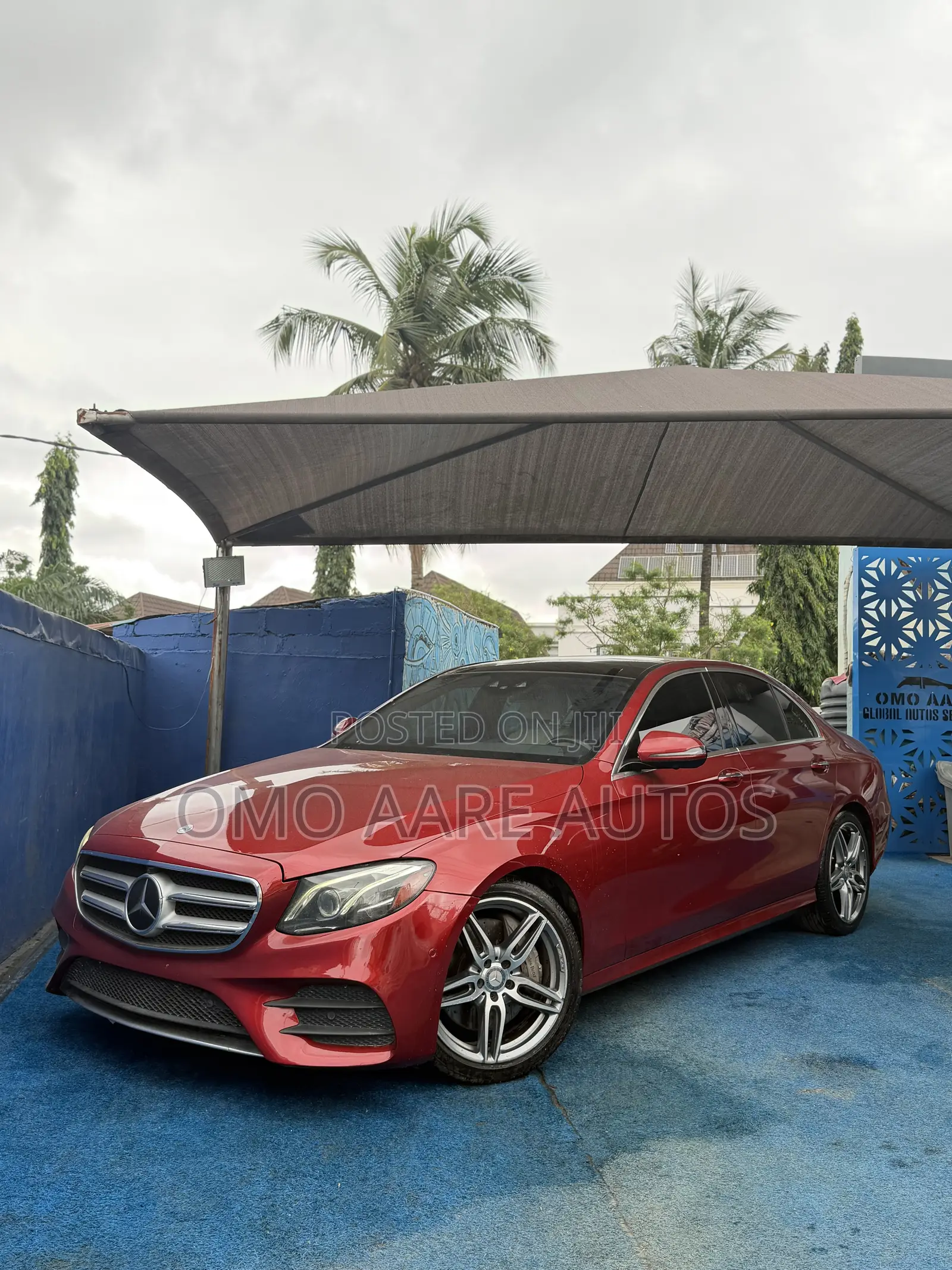 Mercedes-Benz E300 2017 Red