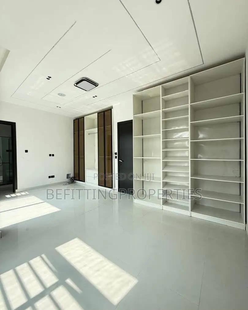 4bdrm Duplex in Lekki for sale