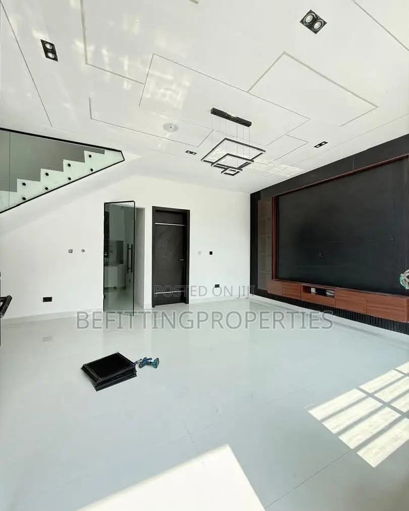 4bdrm Duplex in Lekki for sale