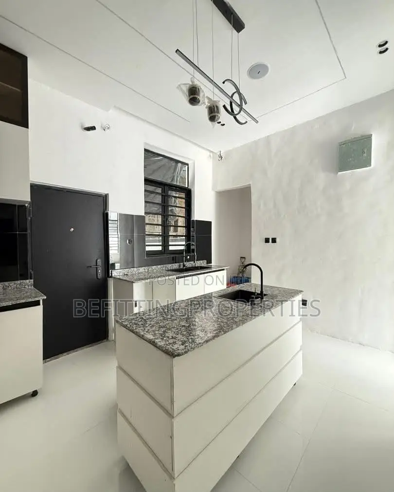 4bdrm Duplex in Lekki for sale