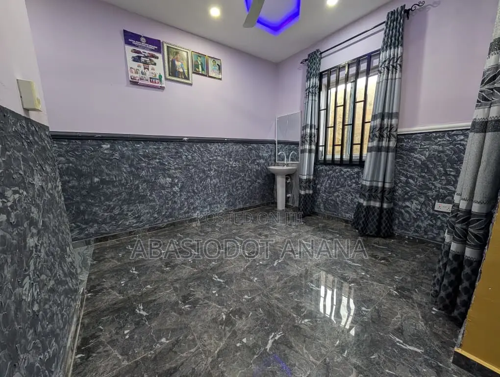 3bdrm Bungalow in Ring Road 3 Oron, Uyo for sale