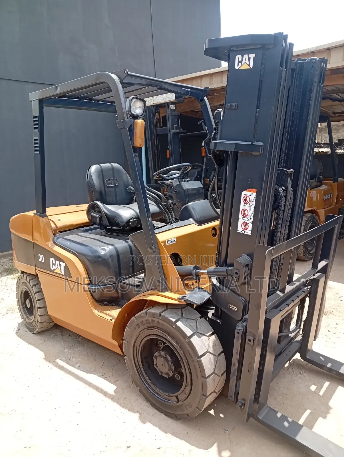 3tons Caterpillar Forklift