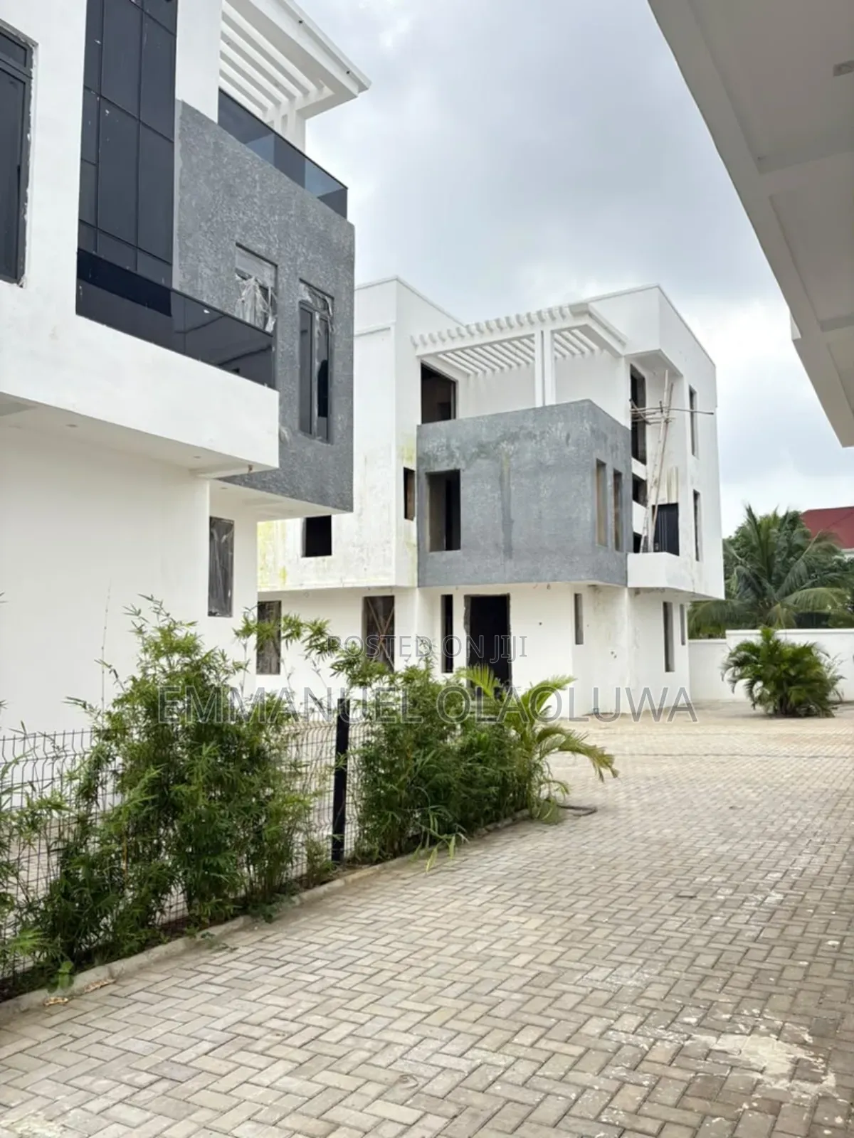 5bdrm Duplex in Life Camp for sale