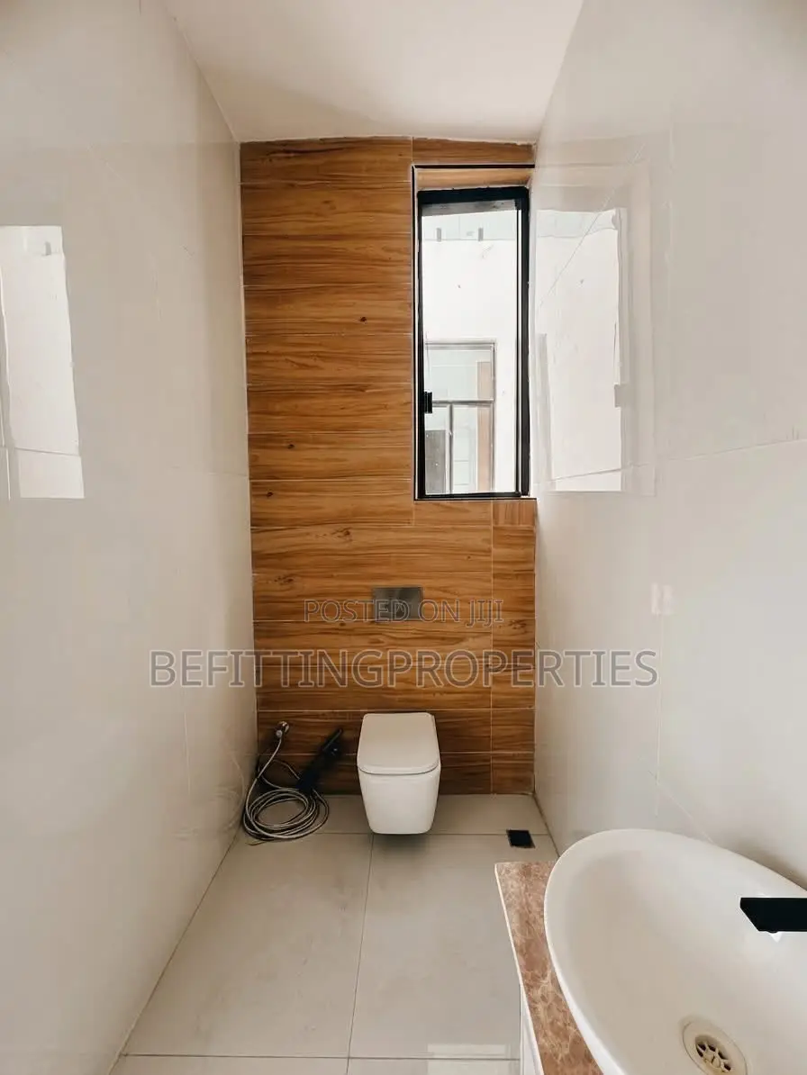 7bdrm Duplex in Lekki for sale