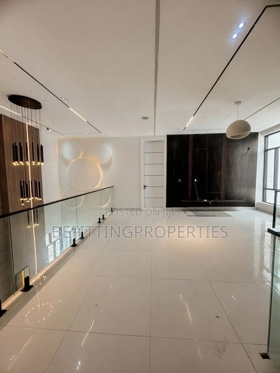 7bdrm Duplex in Lekki for sale