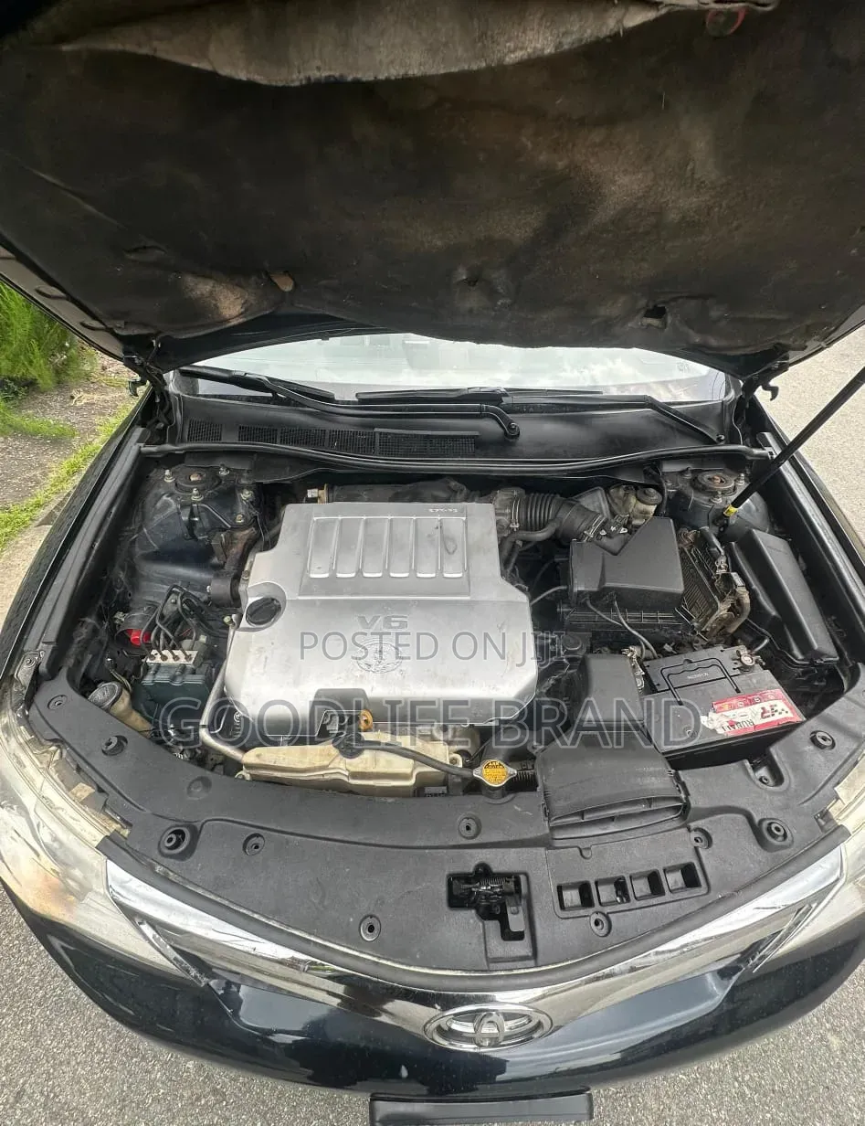Toyota Camry SE Sport 4dr Sedan w/Prod. End 11/13 (2.5L 4cyl 6A) 2014