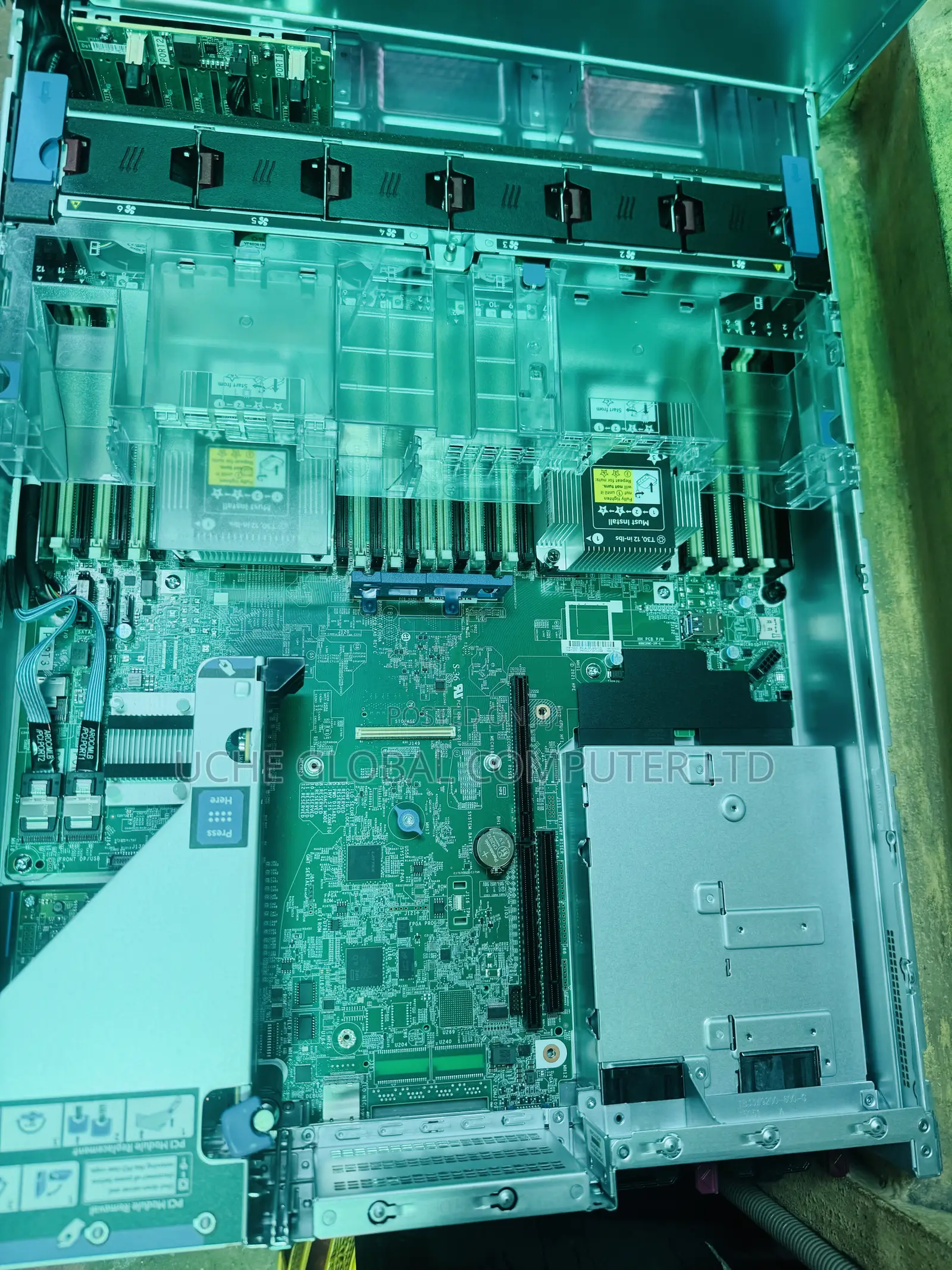 Server HP ProLiant DL380 Gen10 32GB Intel Xeon HDD 2T