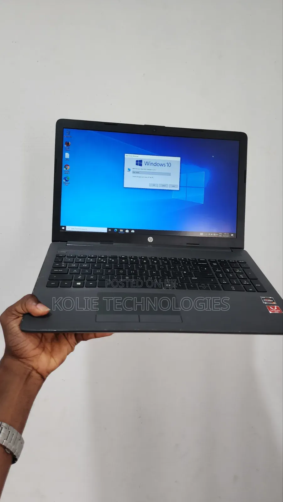 Laptop HP 250 G8 8GB AMD Ryzen 5 SSD 128GB