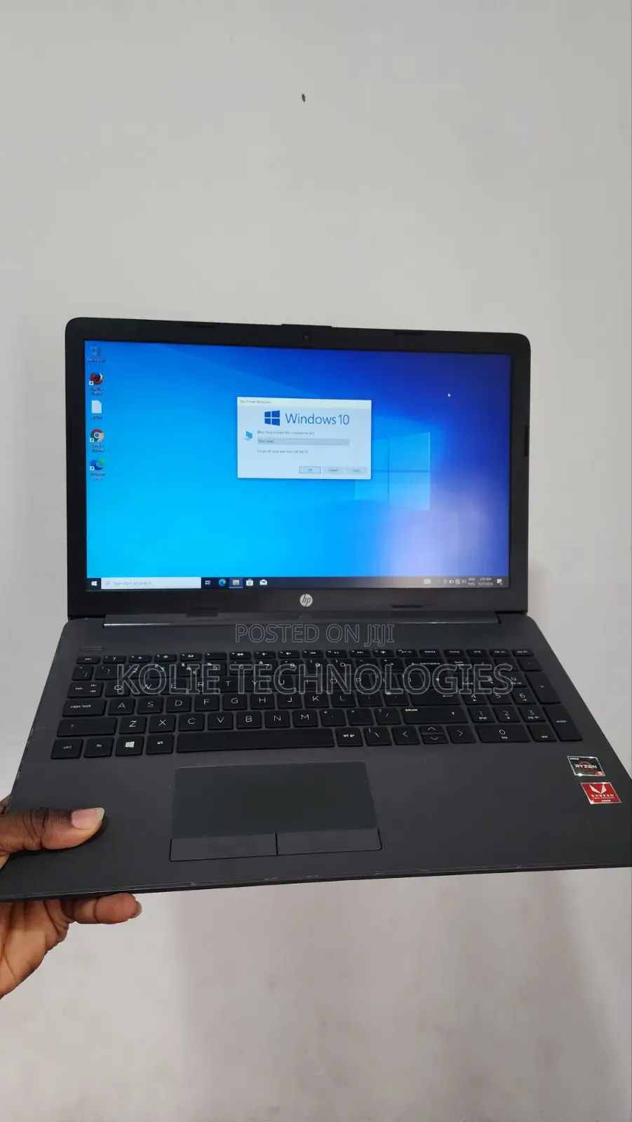 Laptop HP 250 G8 8GB AMD Ryzen 5 SSD 128GB