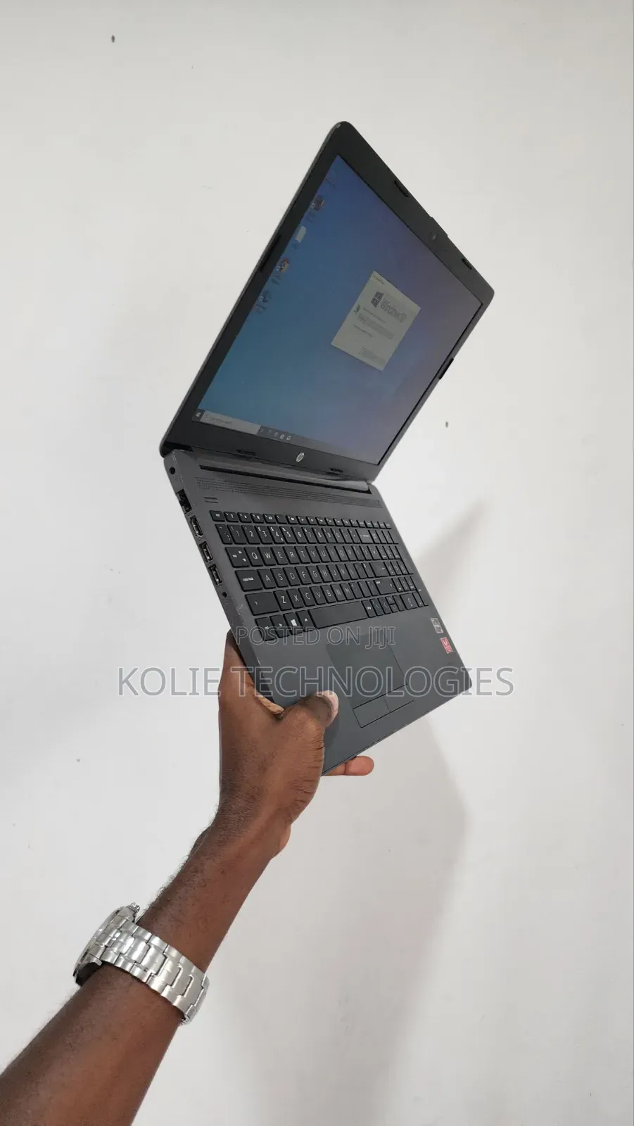 Laptop HP 250 G8 8GB AMD Ryzen 5 SSD 128GB