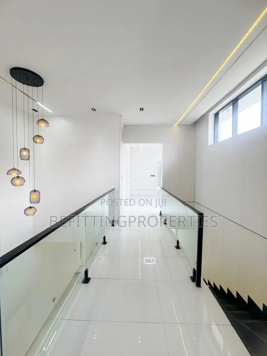 5bdrm Duplex in Lekki for sale