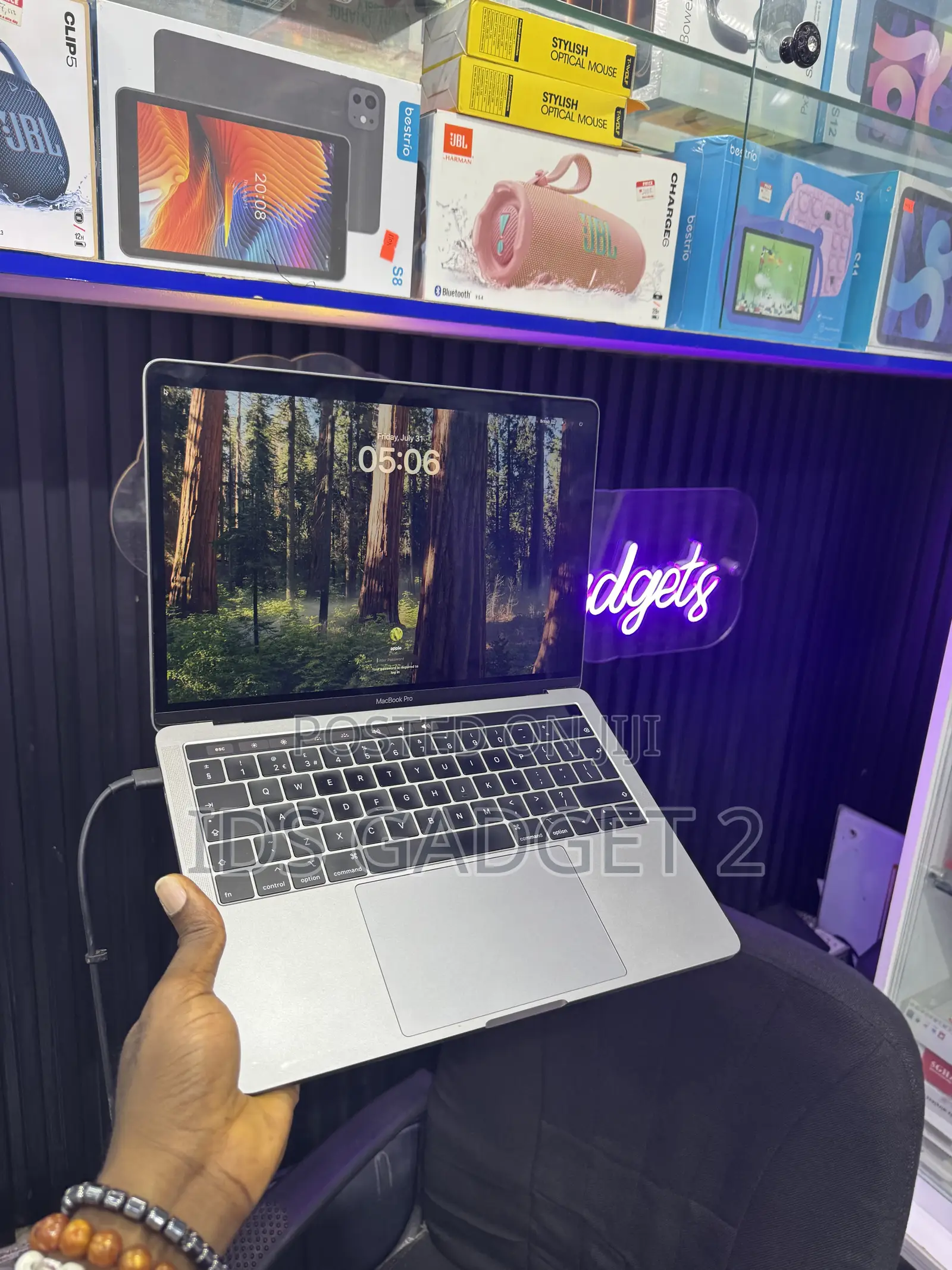Laptop Apple MacBook Pro 2018 16GB Intel Core i7 SSD 512GB