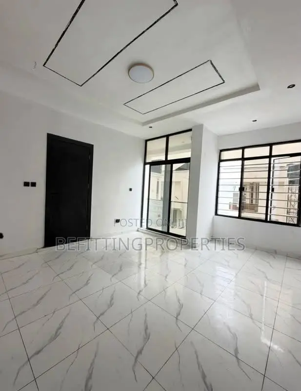 4bdrm Duplex in Lekki for sale