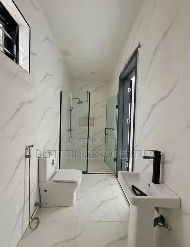 4bdrm Duplex in Lekki for sale