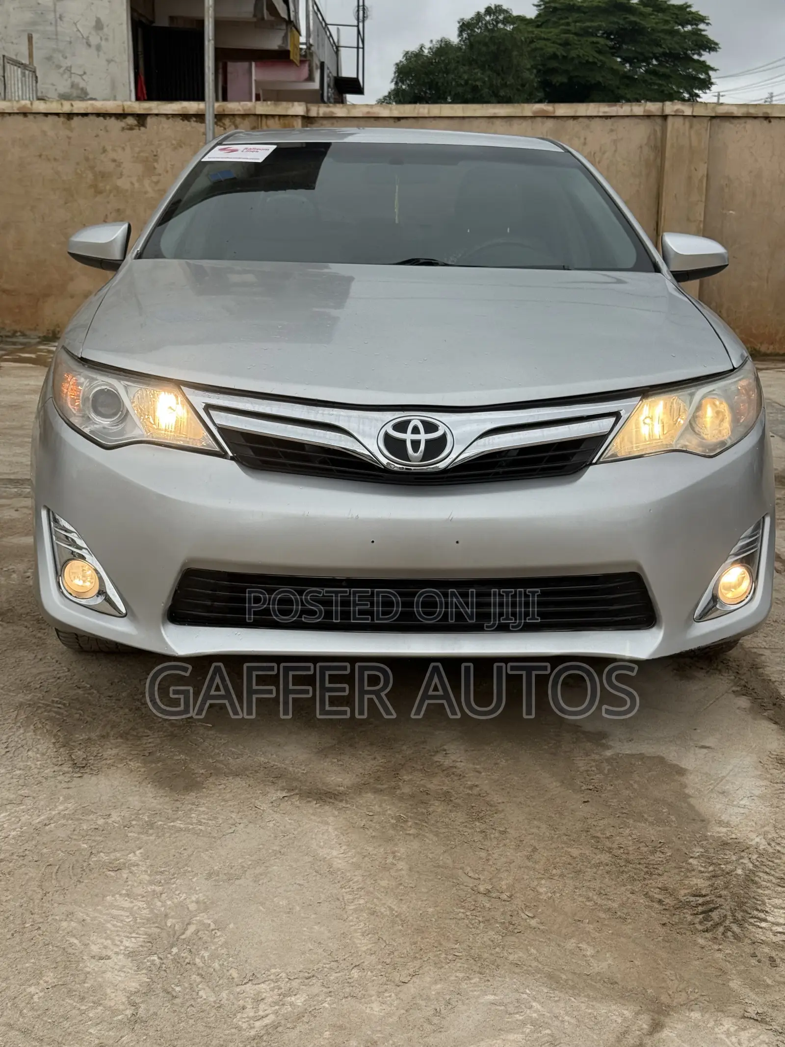 Toyota Camry LE 4dr Sedan (2.5L 4cyl 6A) 2012 Silver