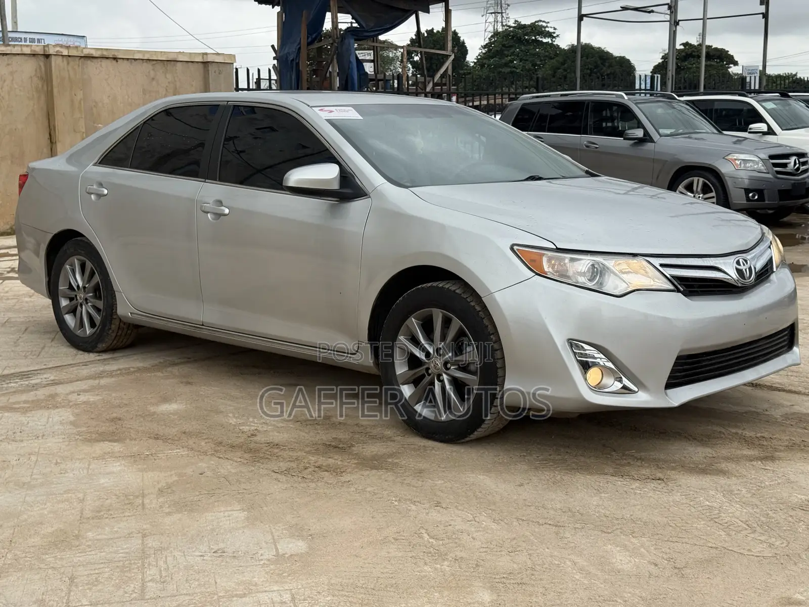Toyota Camry LE 4dr Sedan (2.5L 4cyl 6A) 2012 Silver