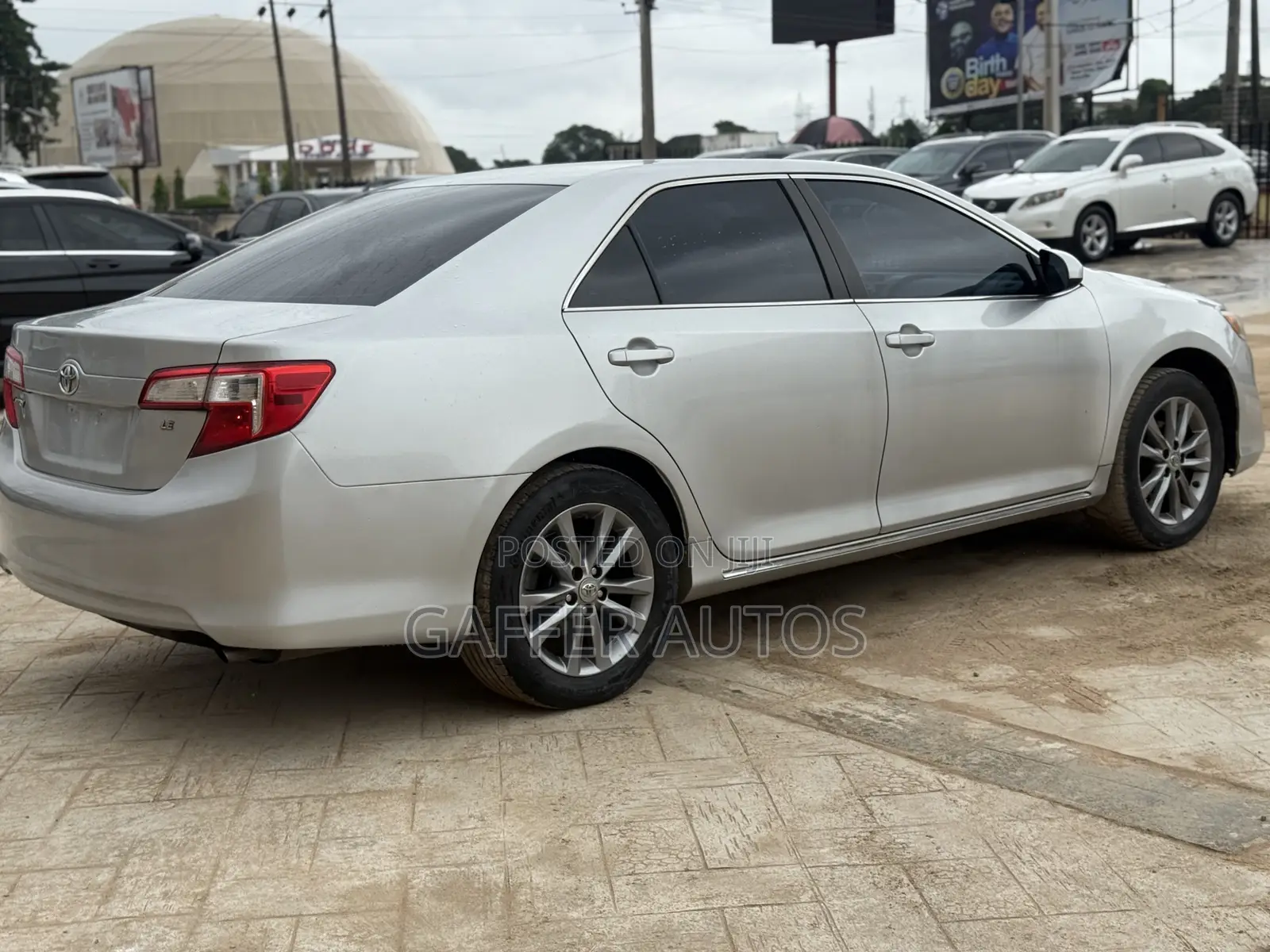 Toyota Camry LE 4dr Sedan (2.5L 4cyl 6A) 2012 Silver