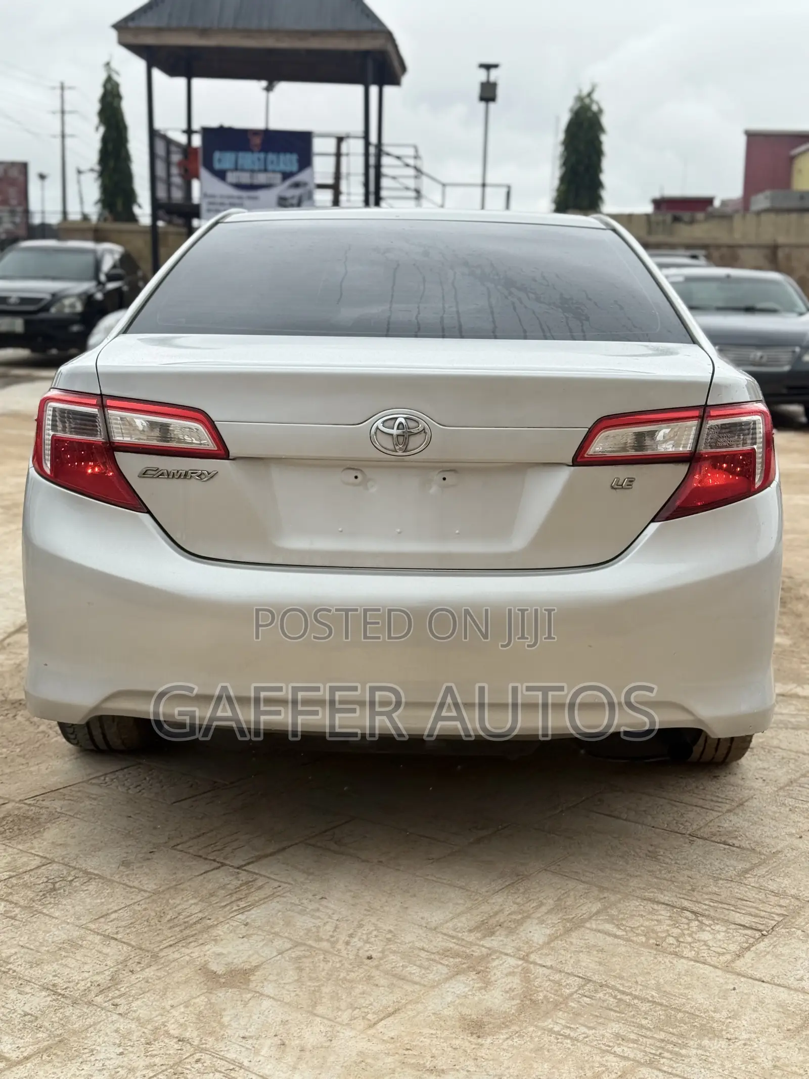 Toyota Camry LE 4dr Sedan (2.5L 4cyl 6A) 2012 Silver