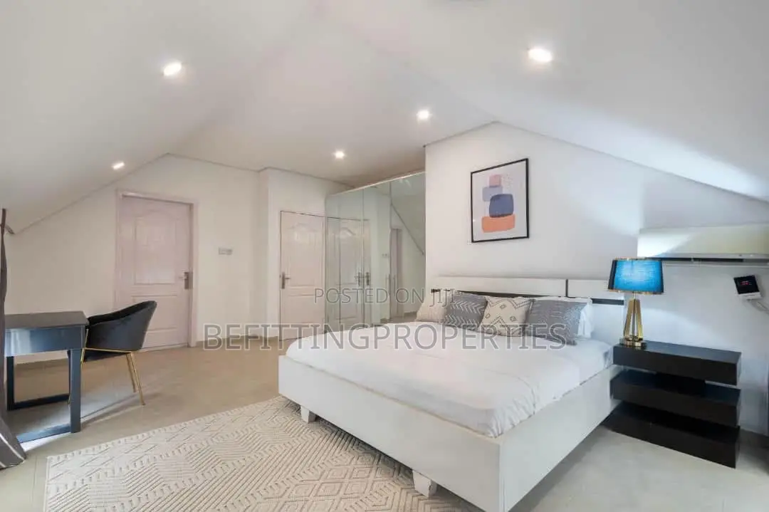 Furnished 3bdrm Apartment in Lekki for rent