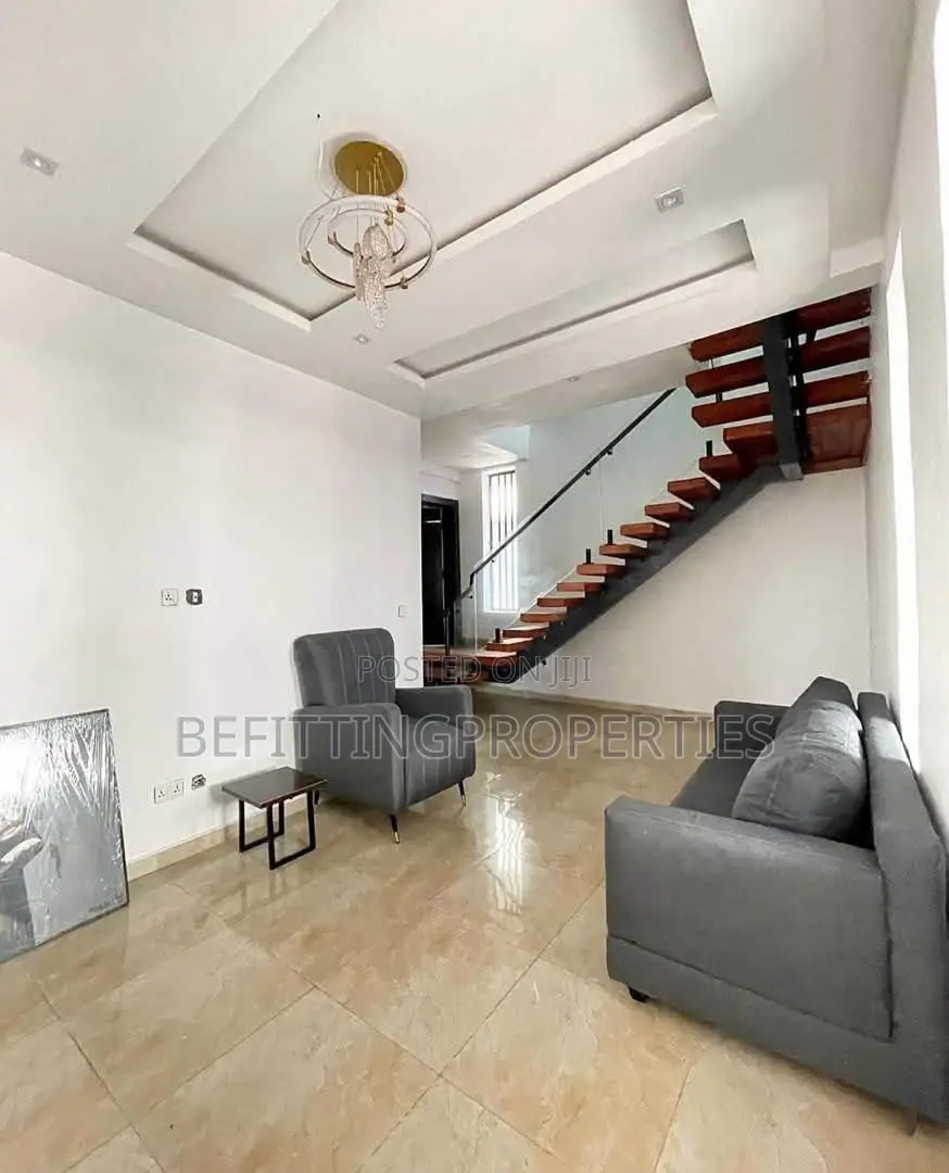 5bdrm Duplex in Lekki for sale