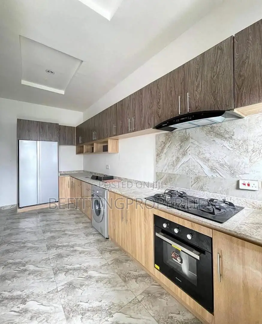 5bdrm Duplex in Lekki for sale
