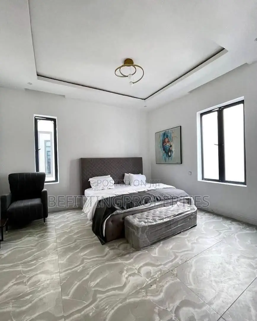 5bdrm Duplex in Lekki for sale