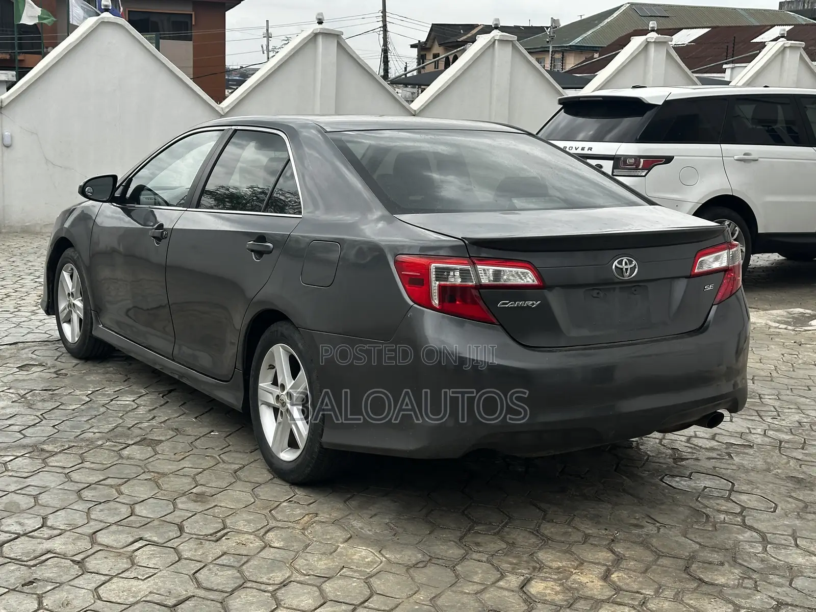 Toyota Camry SE 4dr Sedan (2.5L 4cyl 6A) 2013 Gray