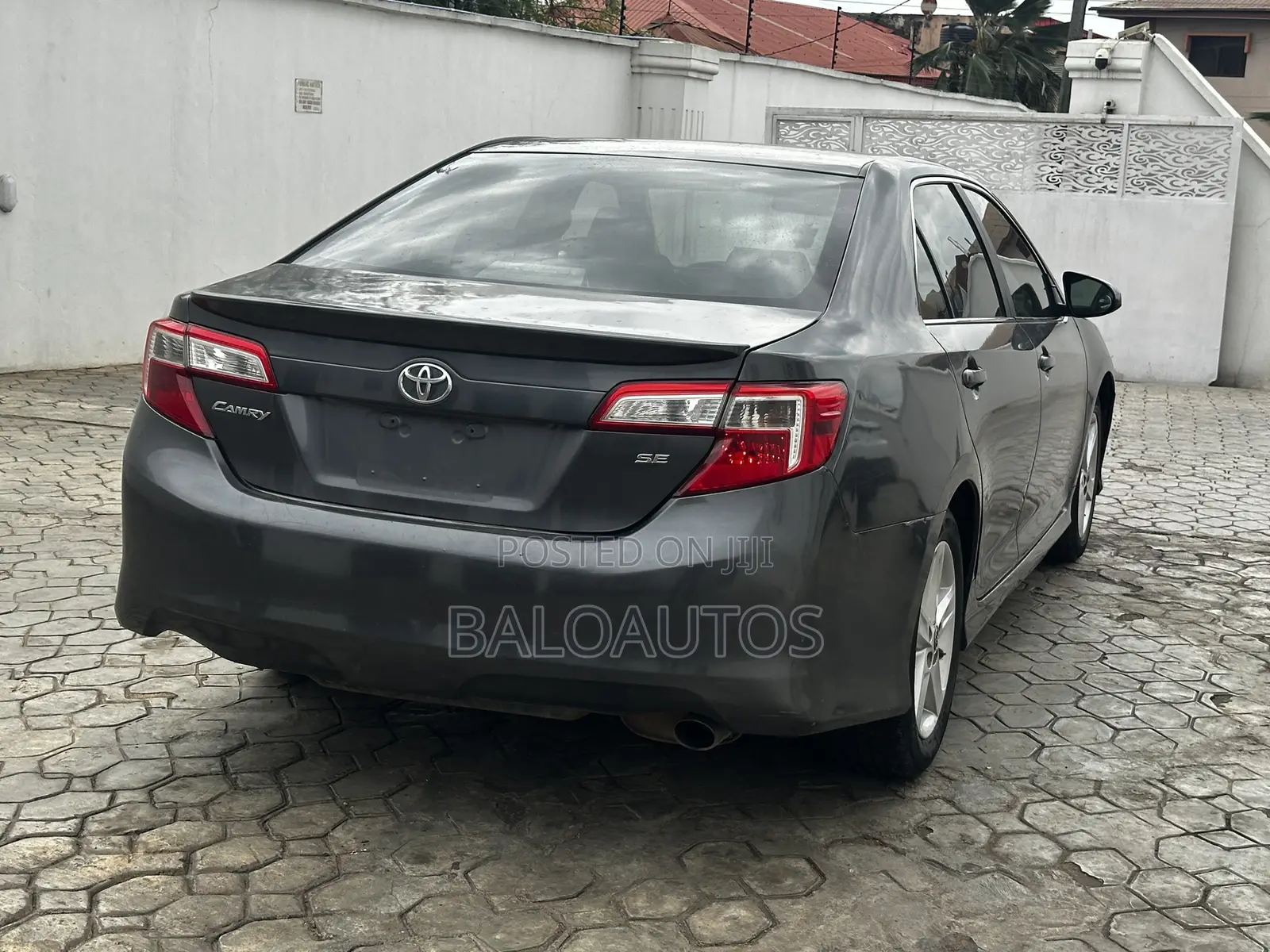 Toyota Camry SE 4dr Sedan (2.5L 4cyl 6A) 2013 Gray