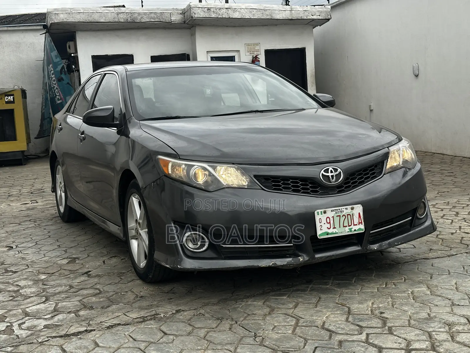 Toyota Camry SE 4dr Sedan (2.5L 4cyl 6A) 2013 Gray