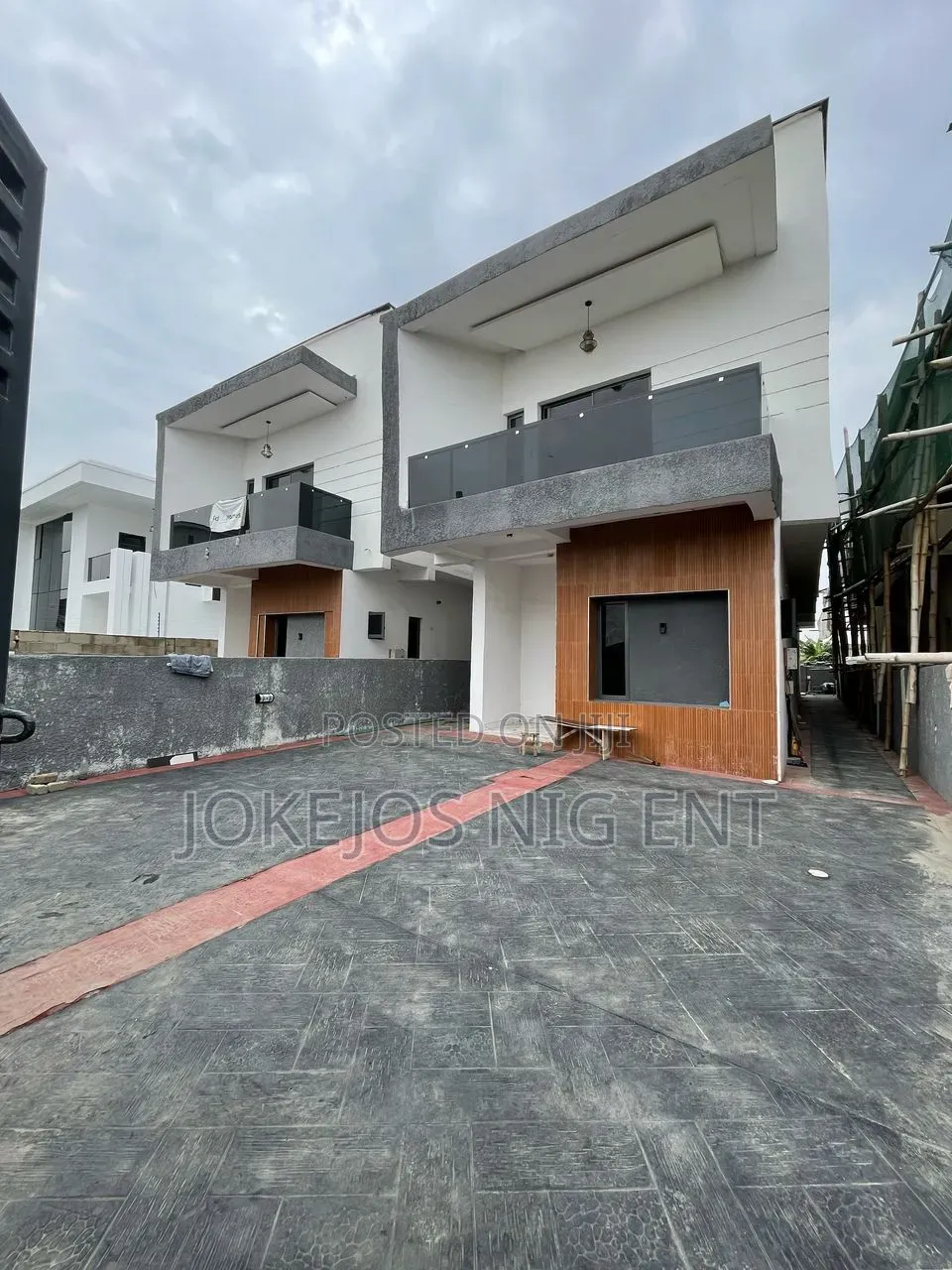4bdrm Duplex in Sunshine Estate for sale