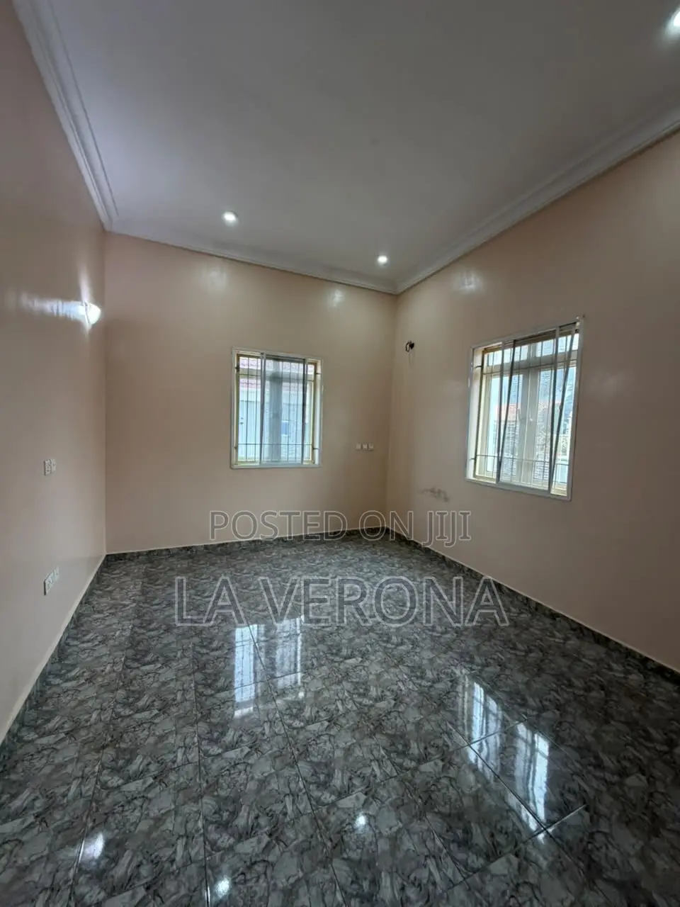 For Lease !!