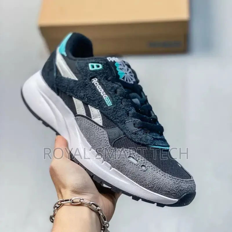 Reebok Classic Sneakers