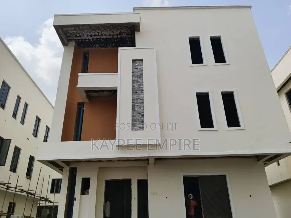 6bdrm Duplex in Life Camp for sale