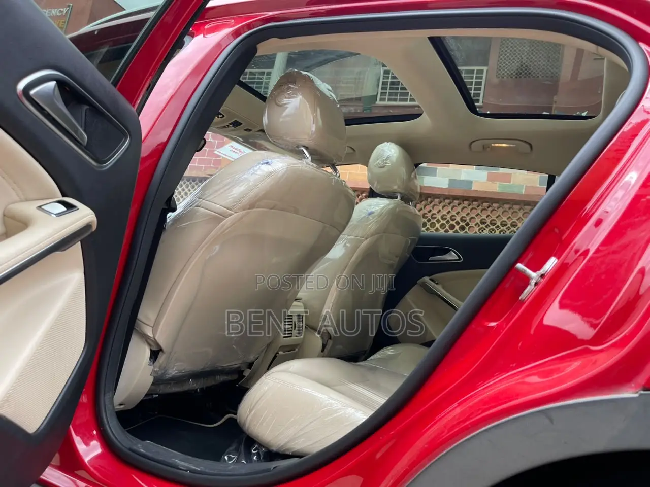 Mercedes-Benz GLA 250 2015 Red
