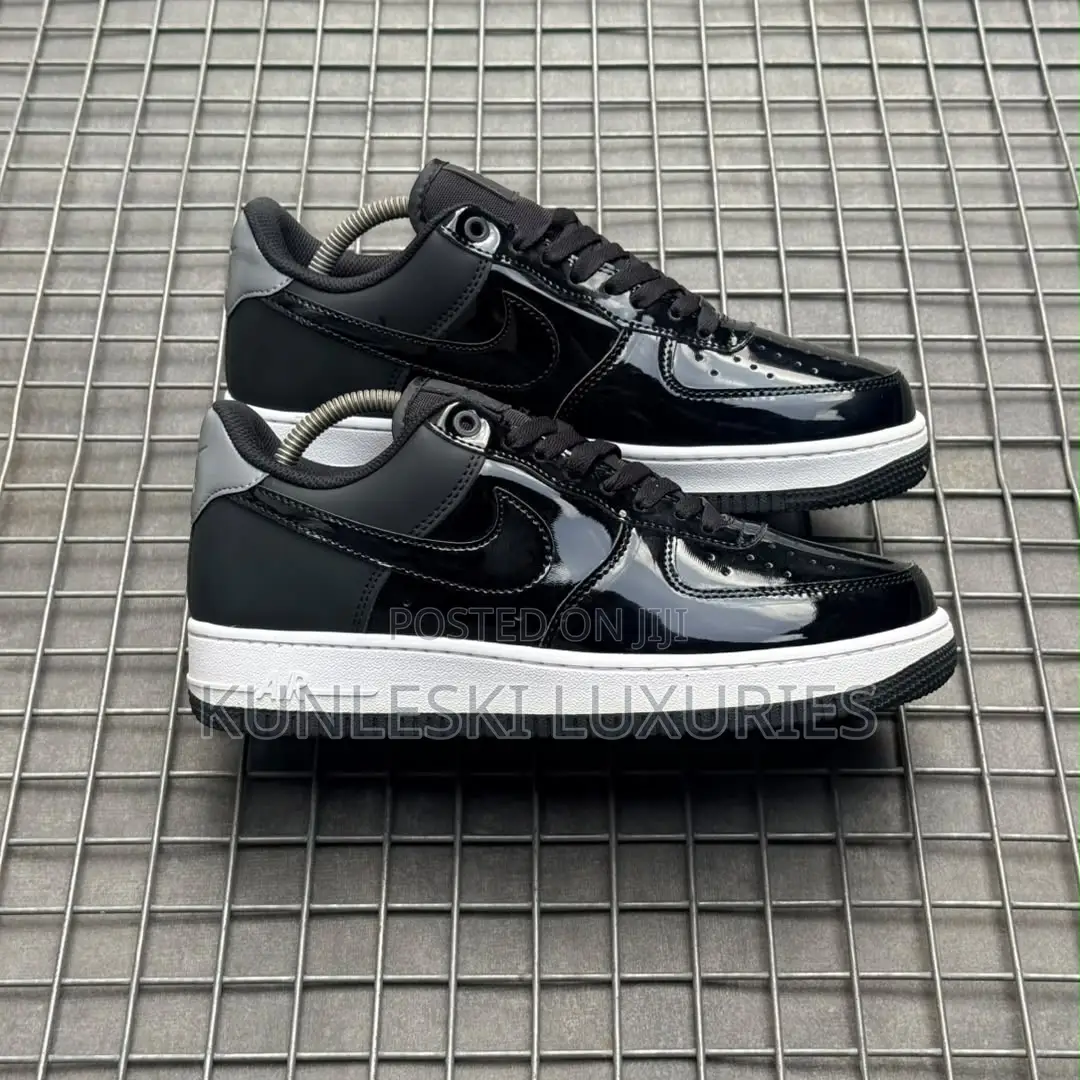 Original Nike Air Force Black 1 07 SE Patent Sneakers