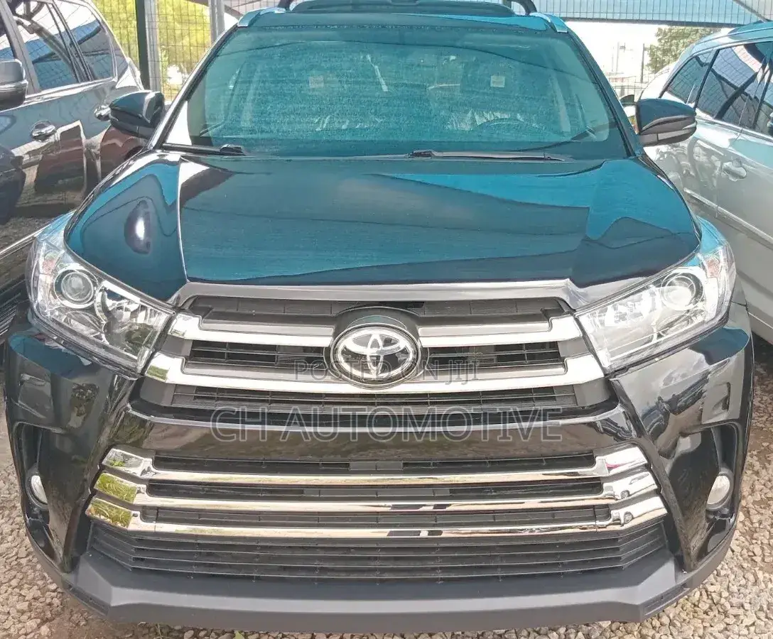 Toyota Highlander XLE 4x4 V6 (3.5L 6cyl 8A) 2018 Matt Black
