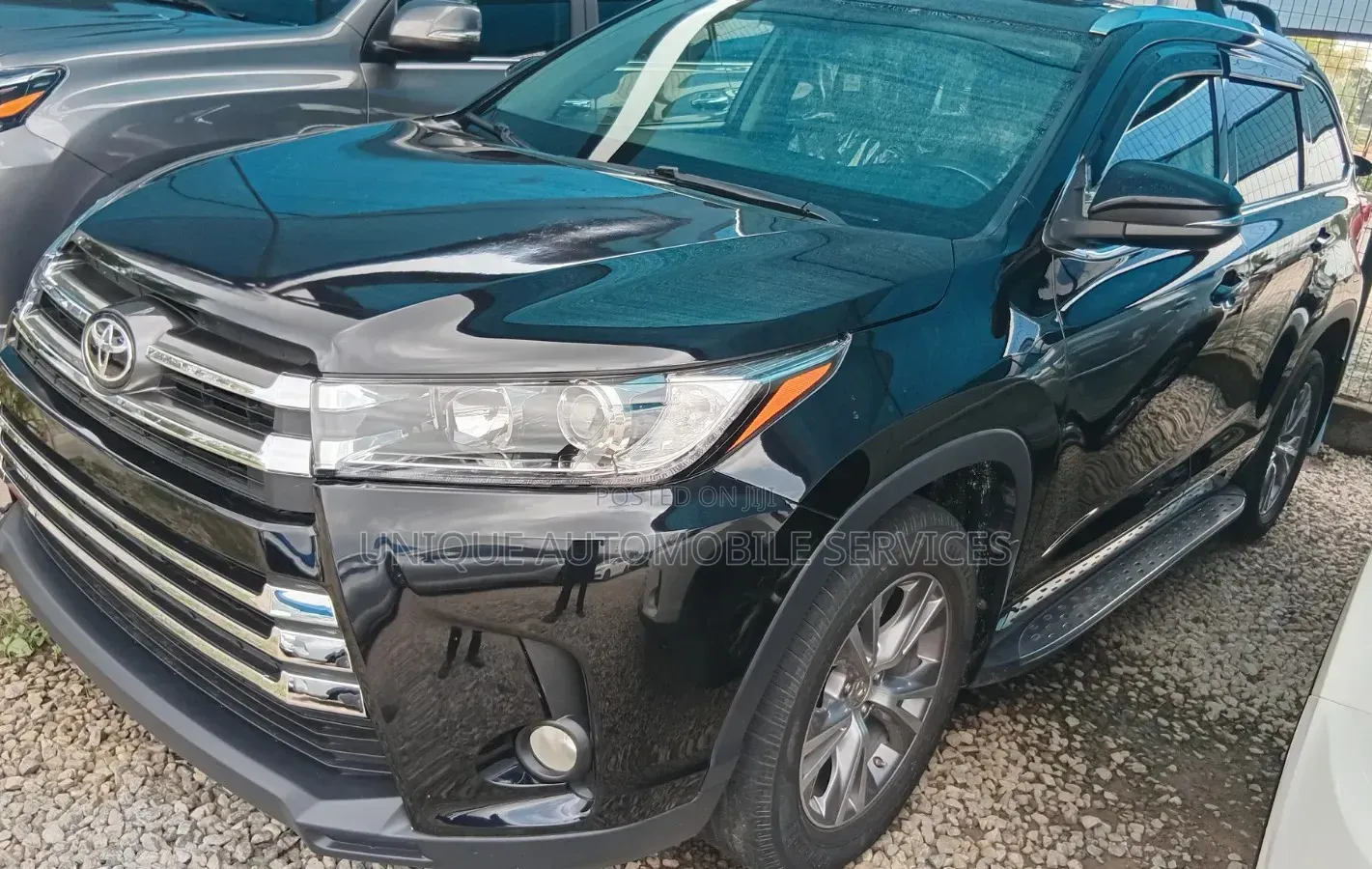 Toyota Highlander XLE 4x4 V6 (3.5L 6cyl 8A) 2018 Matt Black