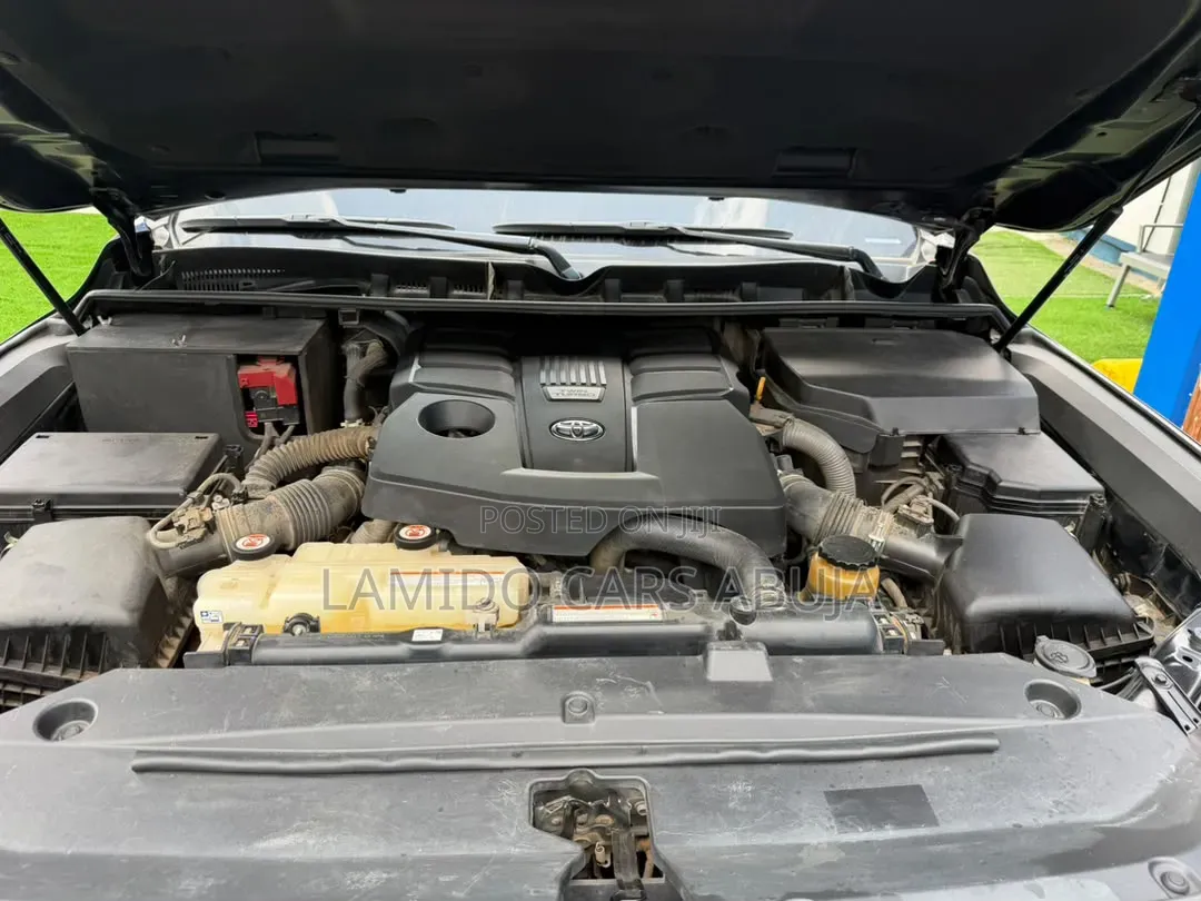 Toyota Land Cruiser 2022 Black
