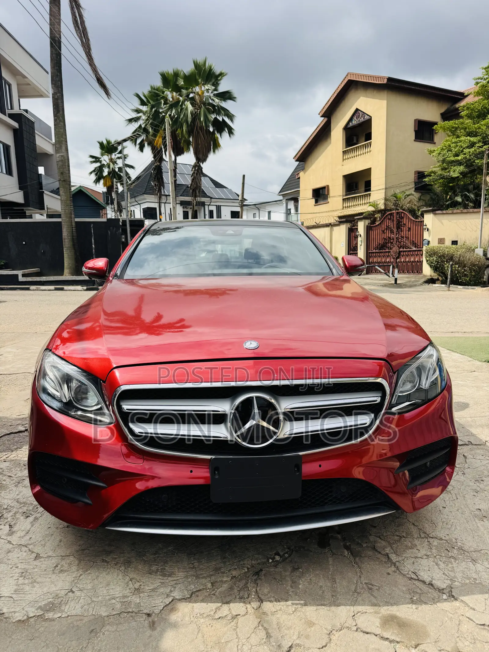 Mercedes-Benz E300 2019 Red
