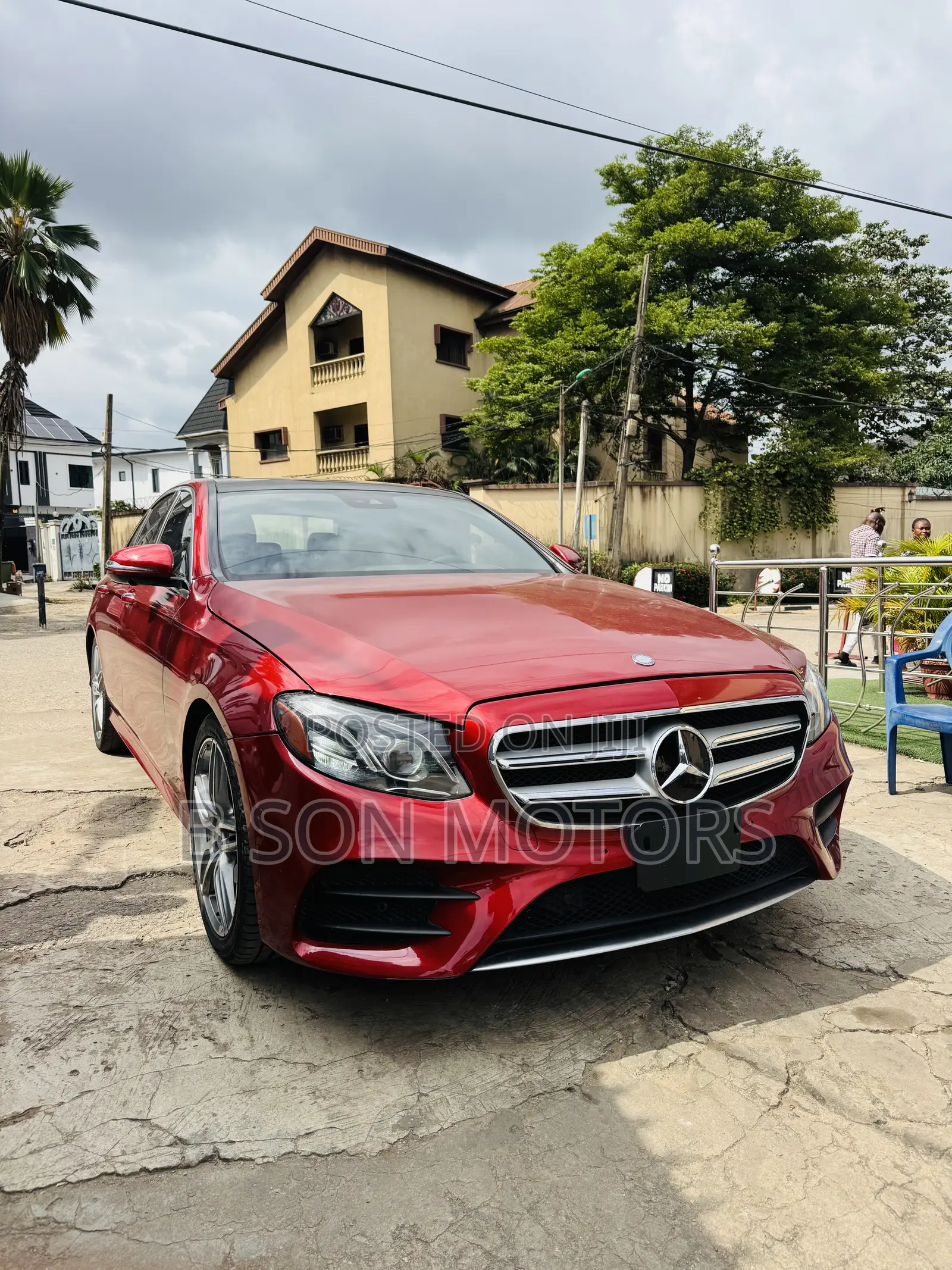 Mercedes-Benz E300 2019 Red