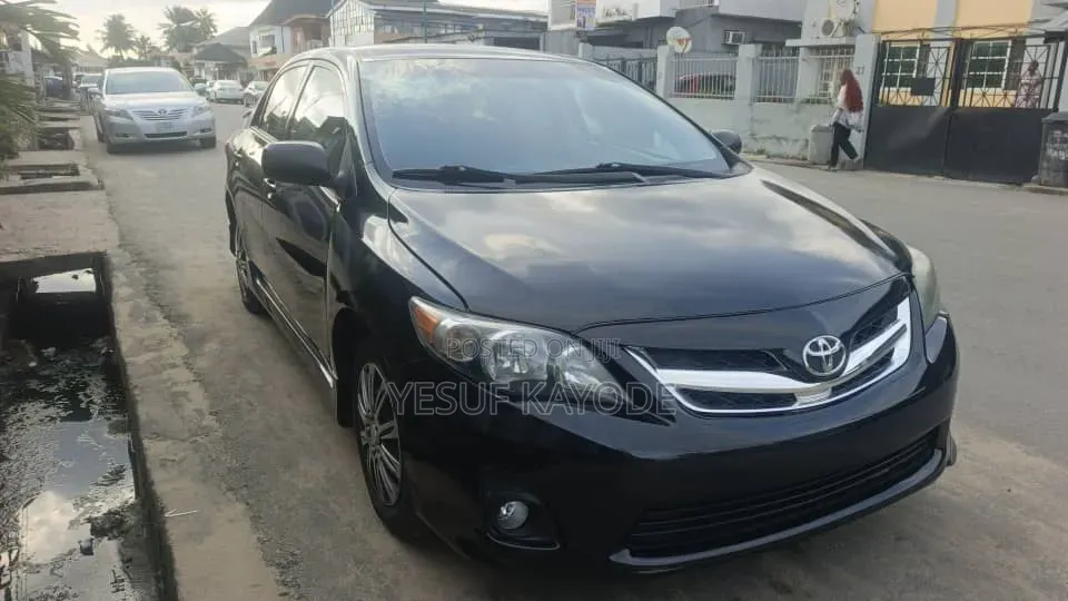 Toyota Corolla 2013 Black