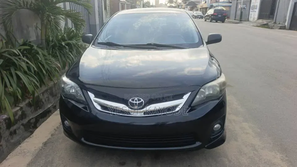 Toyota Corolla 2013 Black