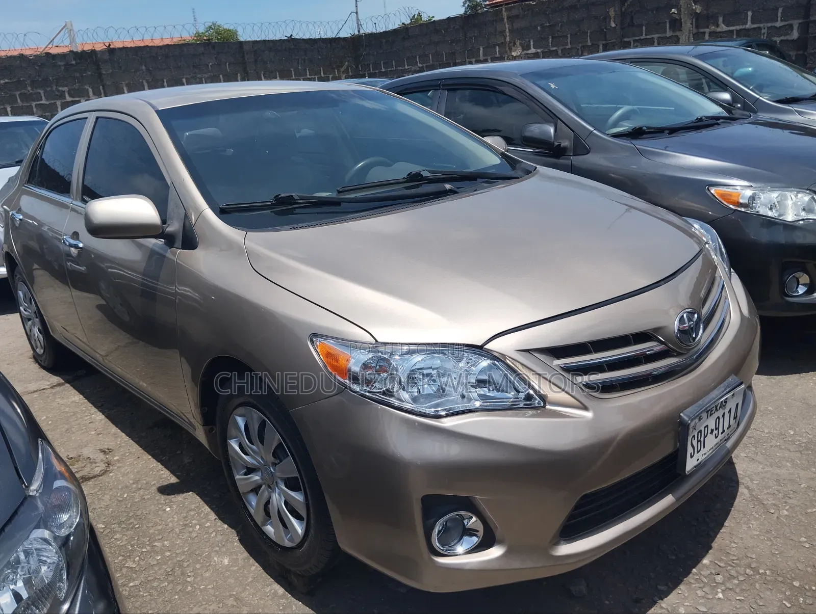 Toyota Corolla 2010 Gold