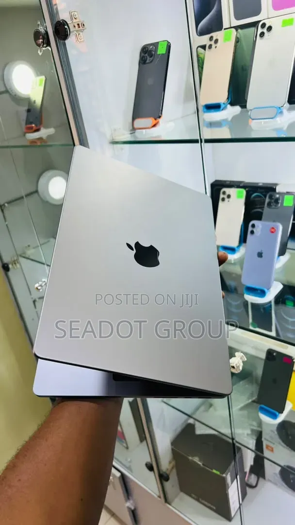 Laptop Apple MacBook Pro 2023 M2 Pro 16GB Apple M2 SSD 512GB