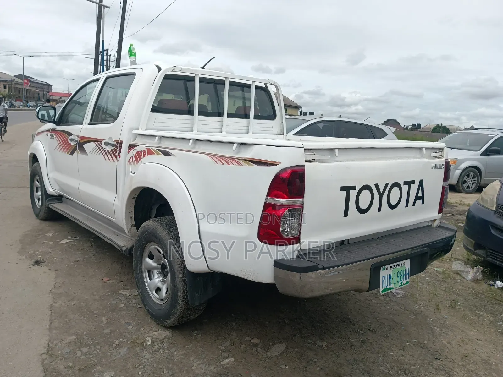 Toyota Hilux 2010 White