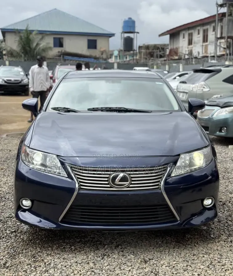Lexus ES 2014 Blue